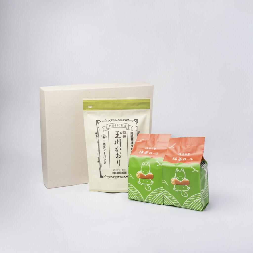 特選玉川かおりティーバッグ 5g×15ヶ+抹茶菓子ロール2個の商品画像です。画像をクリックしていただくと、ネットショップのこちらのお茶のページに遷移します。